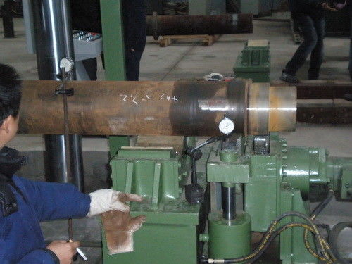 500Ton υδραυλική μηχανή 4 αποκατάστασης σωλήνας χάλυβα κάμψεων μηχανών Τύπου τύπων Colunm