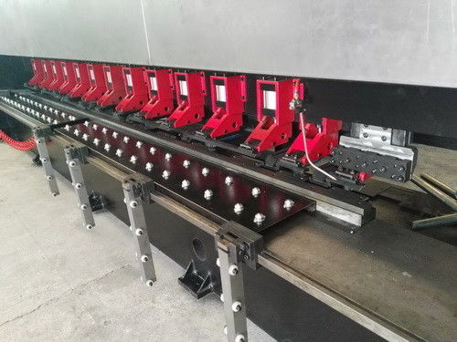 Πόρτα χάλυβα μηχανών αυλάκωσης φύλλων CNC Β αργιλίου που κατασκευάζει τα μηχανήματα 4mm το φύλλο Matel