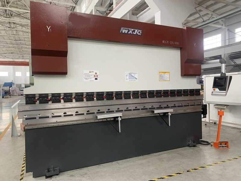 Τελευταία εταιρικά blogs για Μπορούν τα CNC πρεσοσάτσια να χειριστούν μακριές και παχιές πλάκες; Πώς διασφαλίζεται η ασφάλεια του χειριστή;