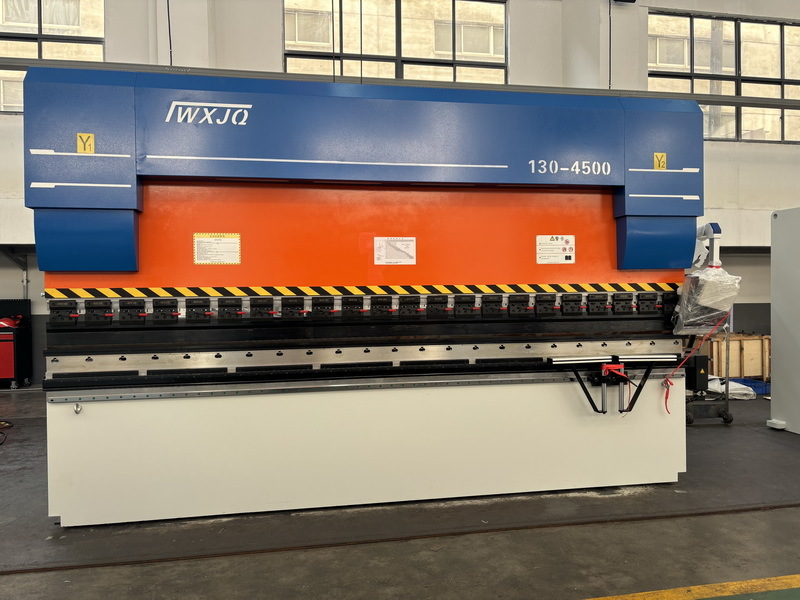 Τελευταία εταιρικά blogs για How to Choose the Right Press Brake Machine for Different Sheet Metal Thicknesses and Materials