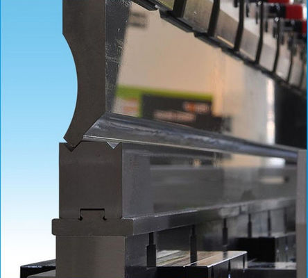 Αγορά κάμπτοντας κατώτατος κύβος πιάτων χάλυβα μήκους σχεδιάσεων 3.2M φρένων Τύπου 42CrMo LVD online manufacture