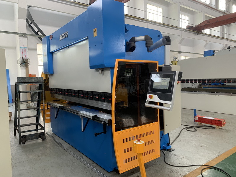 135T Μηχανική CNC υδραυλική μηχανή φρένων πίεσης 3200mm μήκος κάμψης
