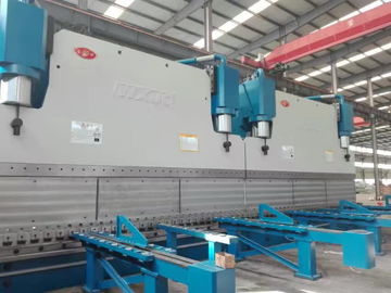 Αυτόματο 1300T CNC Tandem Υδραυλικό Φρένο Τύπου 415V/50Hz Διάστημα κάμψης 20 μέτρα