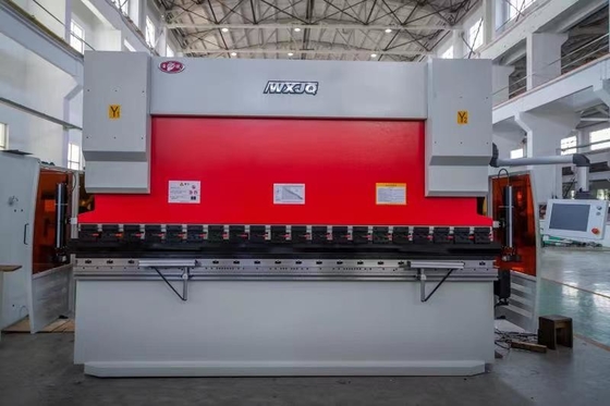 135T Μηχανική CNC υδραυλική μηχανή φρένων πίεσης 3200mm μήκος κάμψης