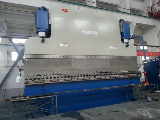 CNC Υδραυλική Πρέσα Δίπλωσης με Μέγιστη Πίεση 400KN, Μέγιστη Γωνία Δίπλωσης 175° και Μέγιστο Μήκος Δίπλωσης 6000mm για Λαμαρίνα